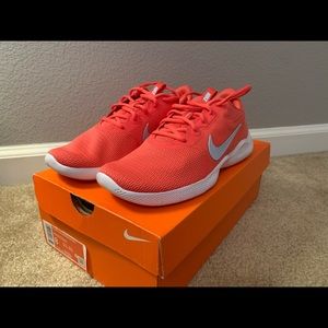 Nike Flex Experience RN 9 Woman’s size 8 - New